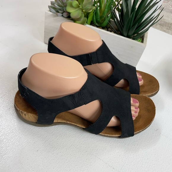 BearPaw Black Comfort Slide Sandals - Picture 1 of 4